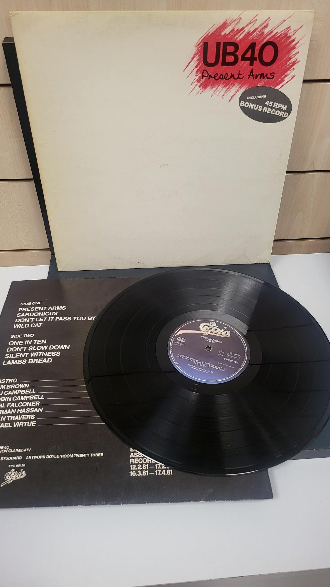 Lp Raro - UB40 - Present Arms