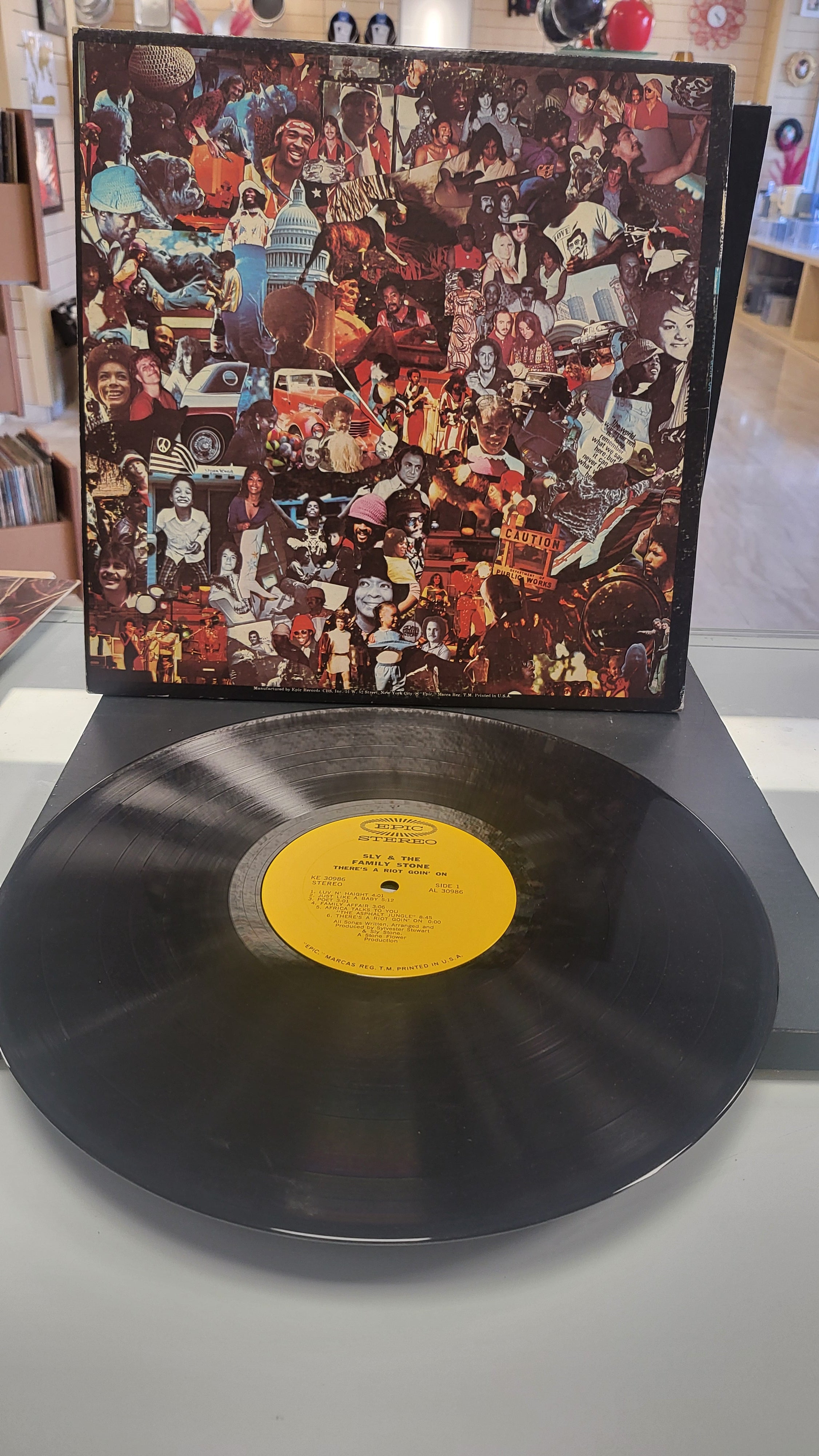 Lp Raro - Sly & The Family Stone - There's a Riot Goin' On