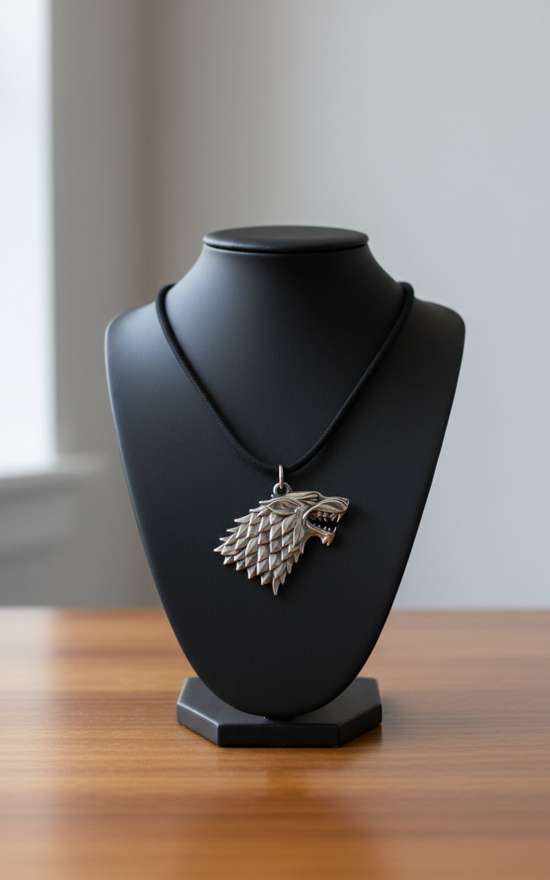 The Noble Collection - Game of Thrones Stark Pendant